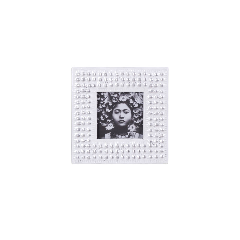 Photo Frame Embossed Bali Dots White